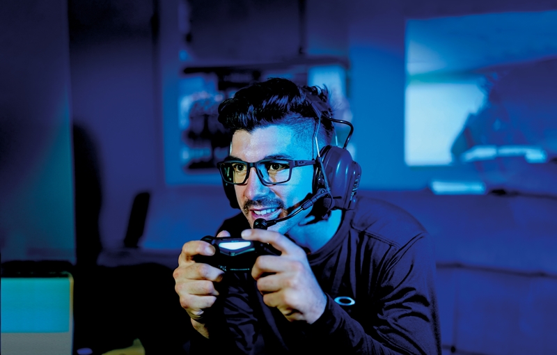 The Evolution of Gaming Glasses: Enhancing Gamers' Vision