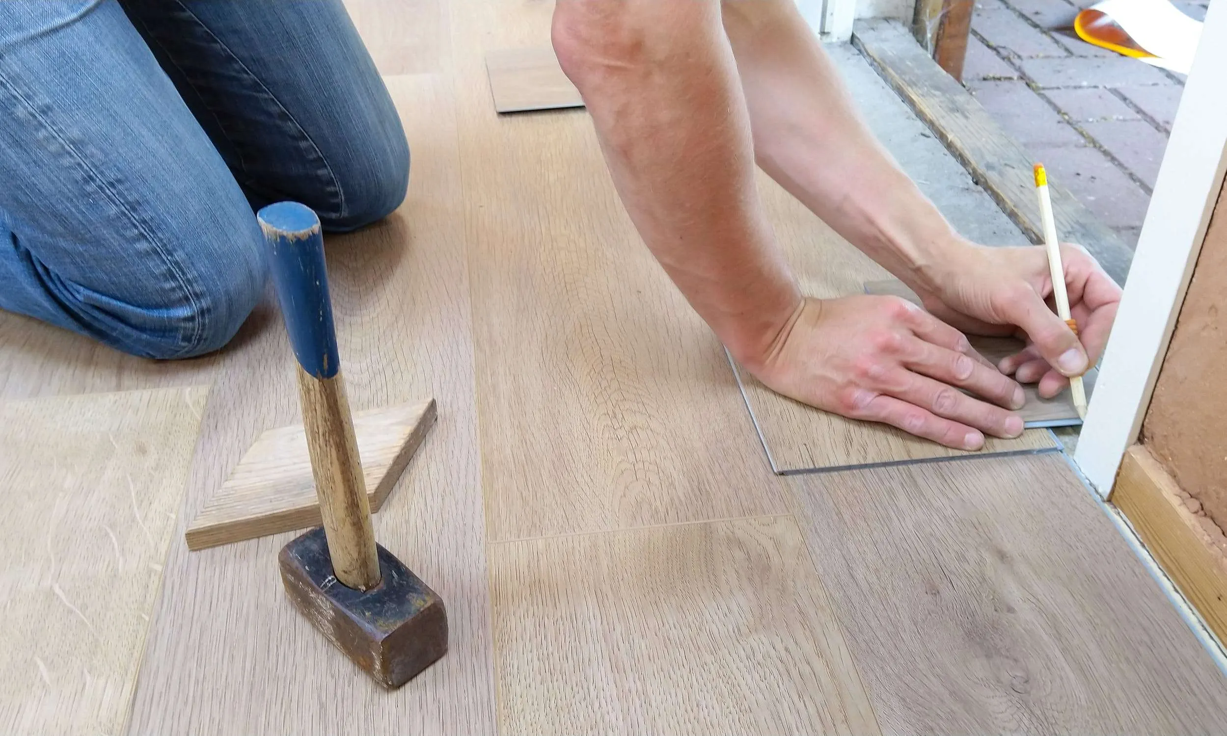 Best Flooring Types for Underfloor Insulation