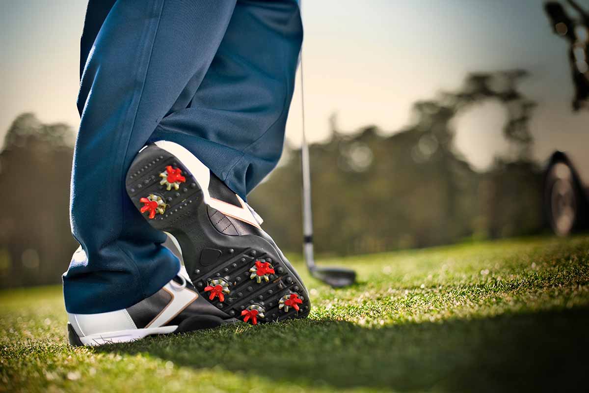 Features to Consider Before Buying Men’s Golf Boots