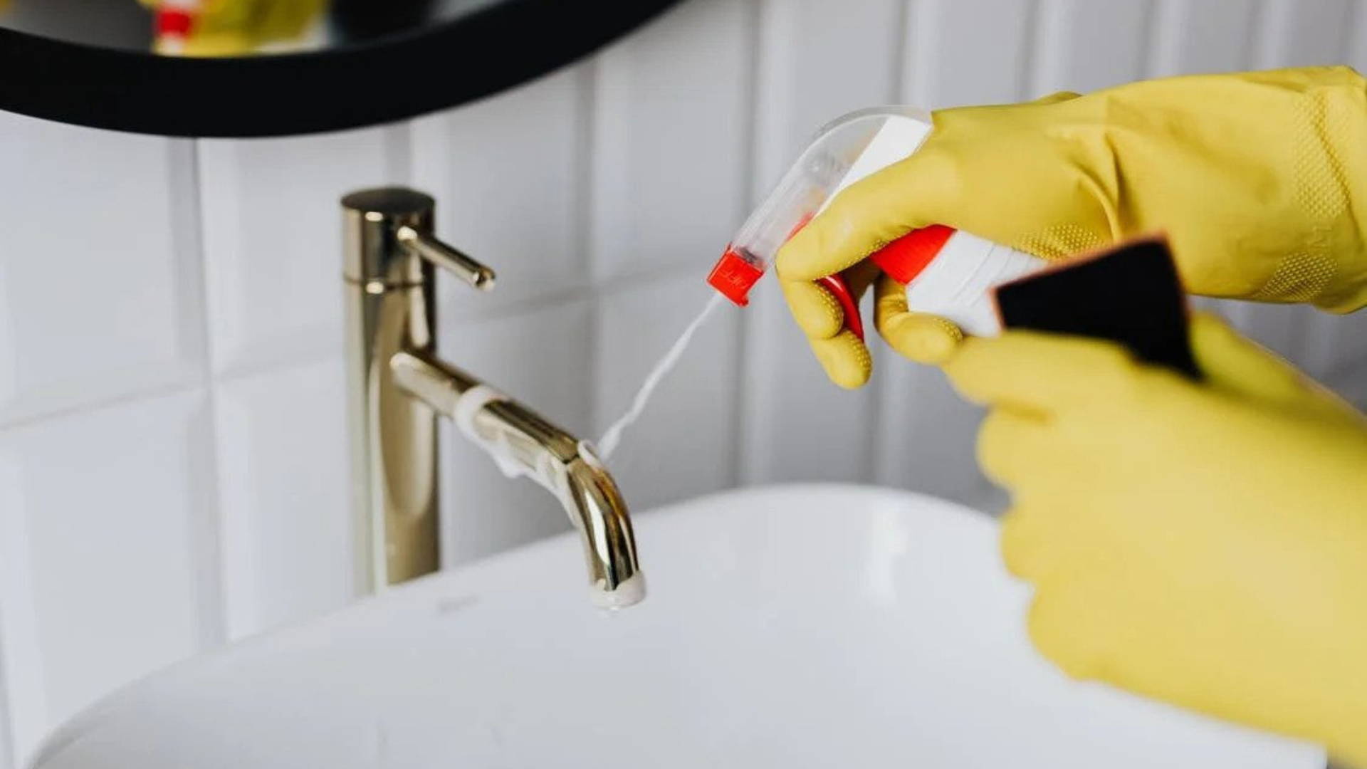 Easy Green Cleaning Tips for Sparkling Taps, Showers, and Bathroom Accessories