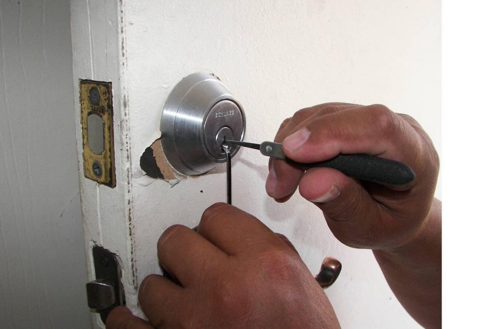 Situations Requiring Emergency Locksmith Services